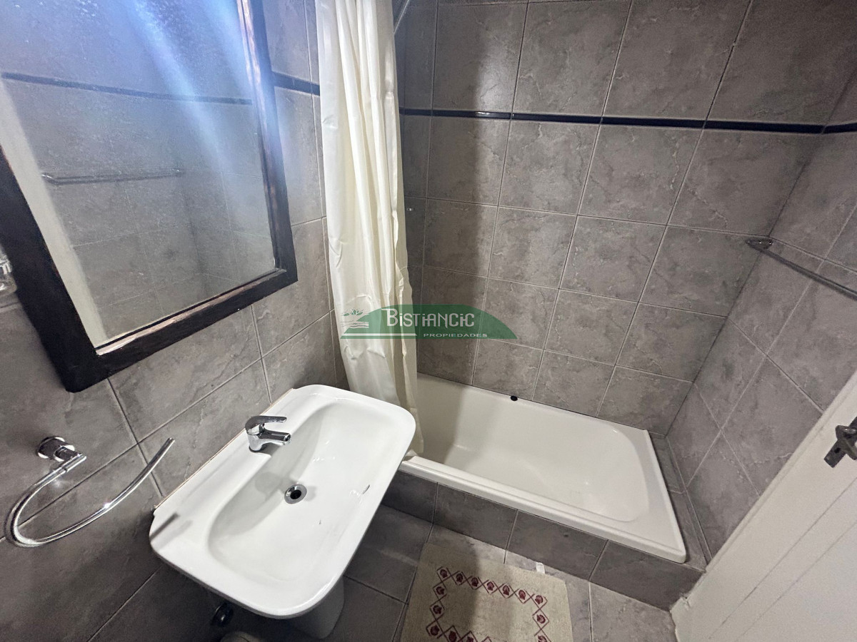 Apartamento ID.1614 - ALQUILER DE TEMPORADA Apartamento cómodo en barrio Country, 3 dormitorios, 2 baños, terraza con parrillero y cochera