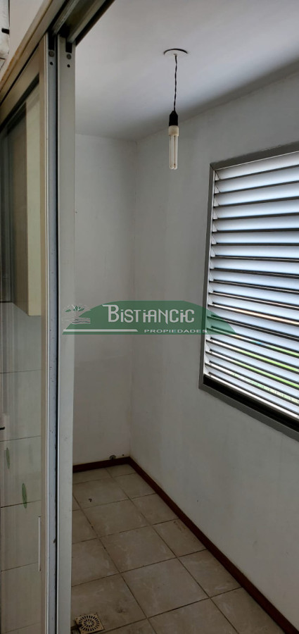 Apartamento ID.2858 - Maldonado, frente al Campus, depto 2 dorm 1 baño, muy luminoso, impecable, cochera, ascensor, piso alto. Venta US$ 139.000.