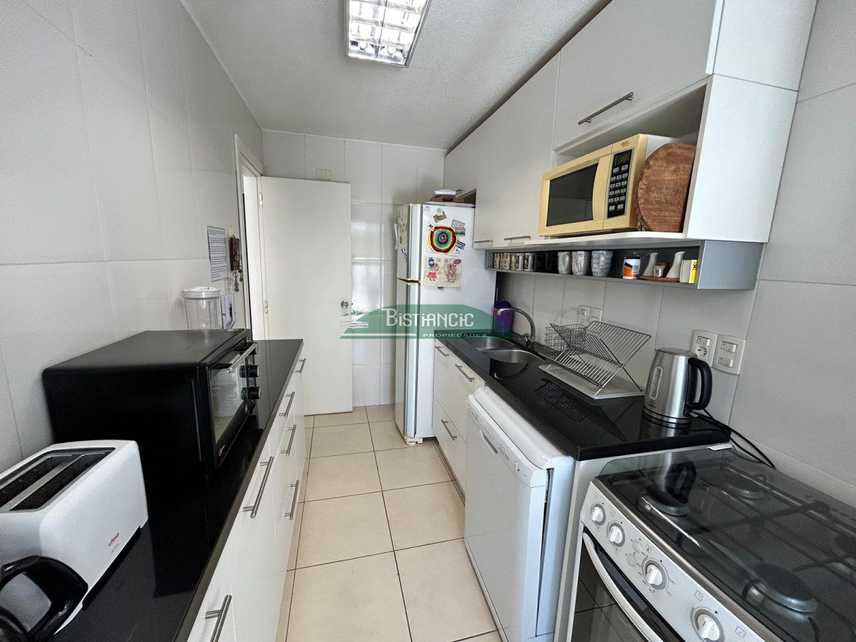 Apartamento ID.1289 - Excelente apartamento de 3 dormitorios, 3 baños, piscina, garage y baulera. Pda 18 de la Mansa. U$S 350.000