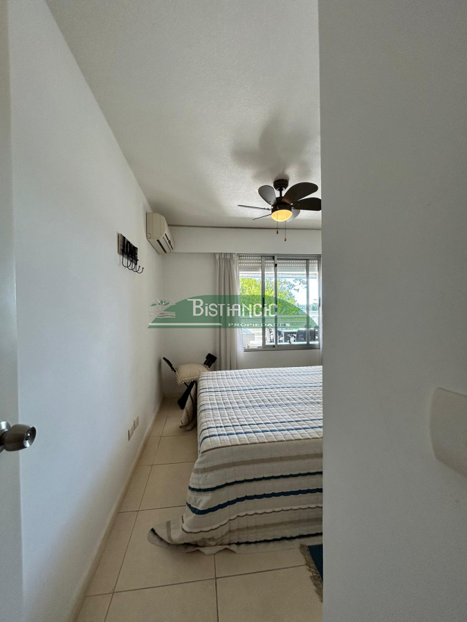 Apartamento ID.1289 - Excelente apartamento de 3 dormitorios, 3 baños, piscina, garage y baulera. Pda 18 de la Mansa. U$S 350.000