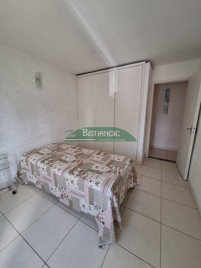 Apartamento ID.1392 - Alquiler anual - Cómodo departamento en Barrio Cantegril, 2 dormitorios, 2 baños, entre piso ideal playroom. 