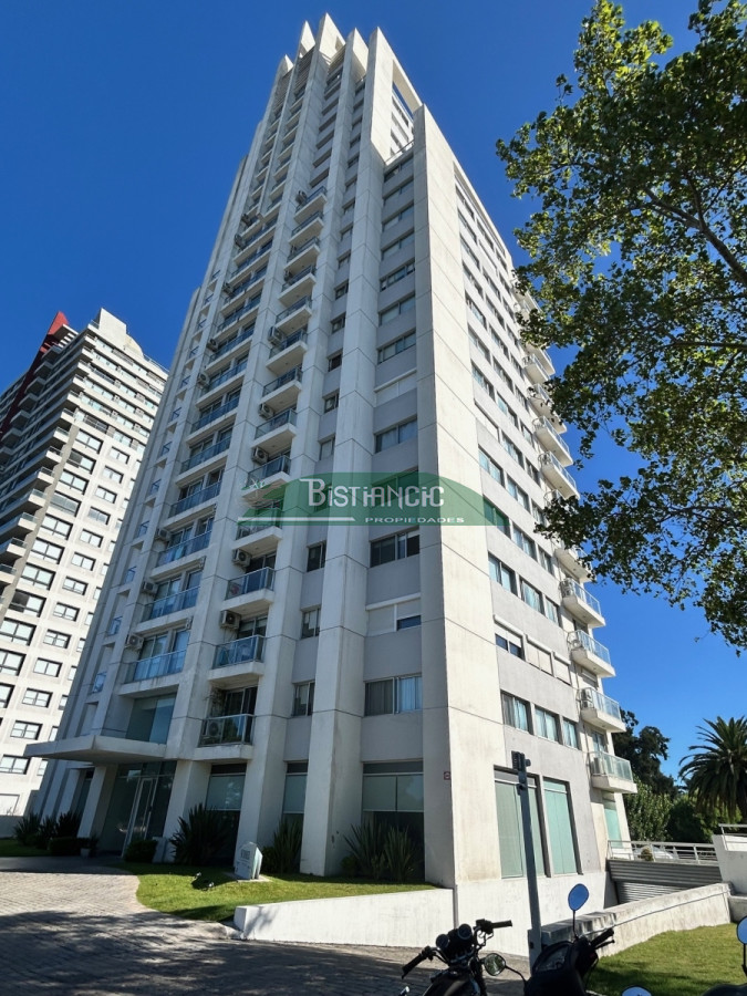 Apartamento ID.2887 - VENTA Apto 2 dorm 2 baños vista, calefacción, piscina, parrilleros, jacuzzi, garaje, y otros.
