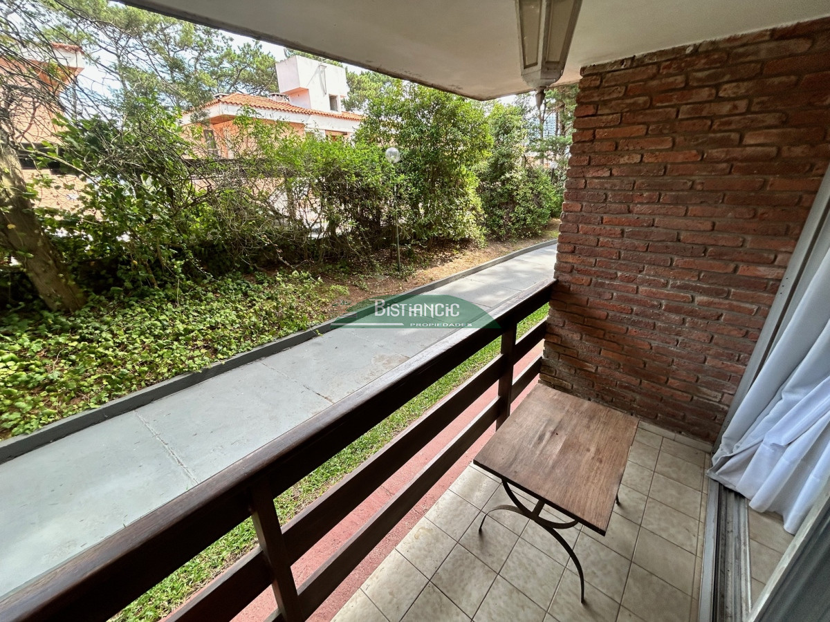 Apartamento ID.1505 - Arcobaleno, apto Mansa 2 dorm 2 baños garaje, balcón, equipado, piscina, canchas. Venta US$ 135.000