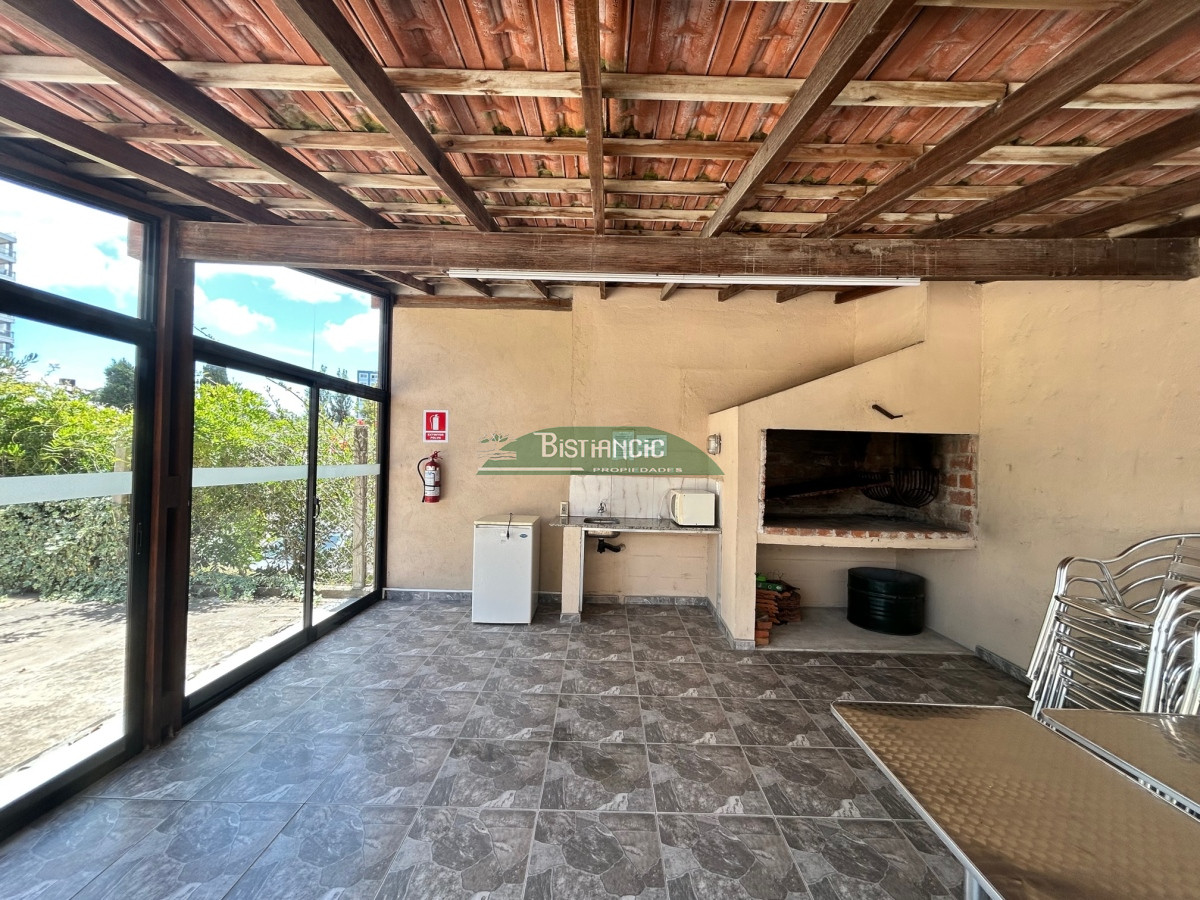 Apartamento ID.2880 - Venta Apartamento 1 dormitorio con cochera próximo península, Venta US$ 115.000.