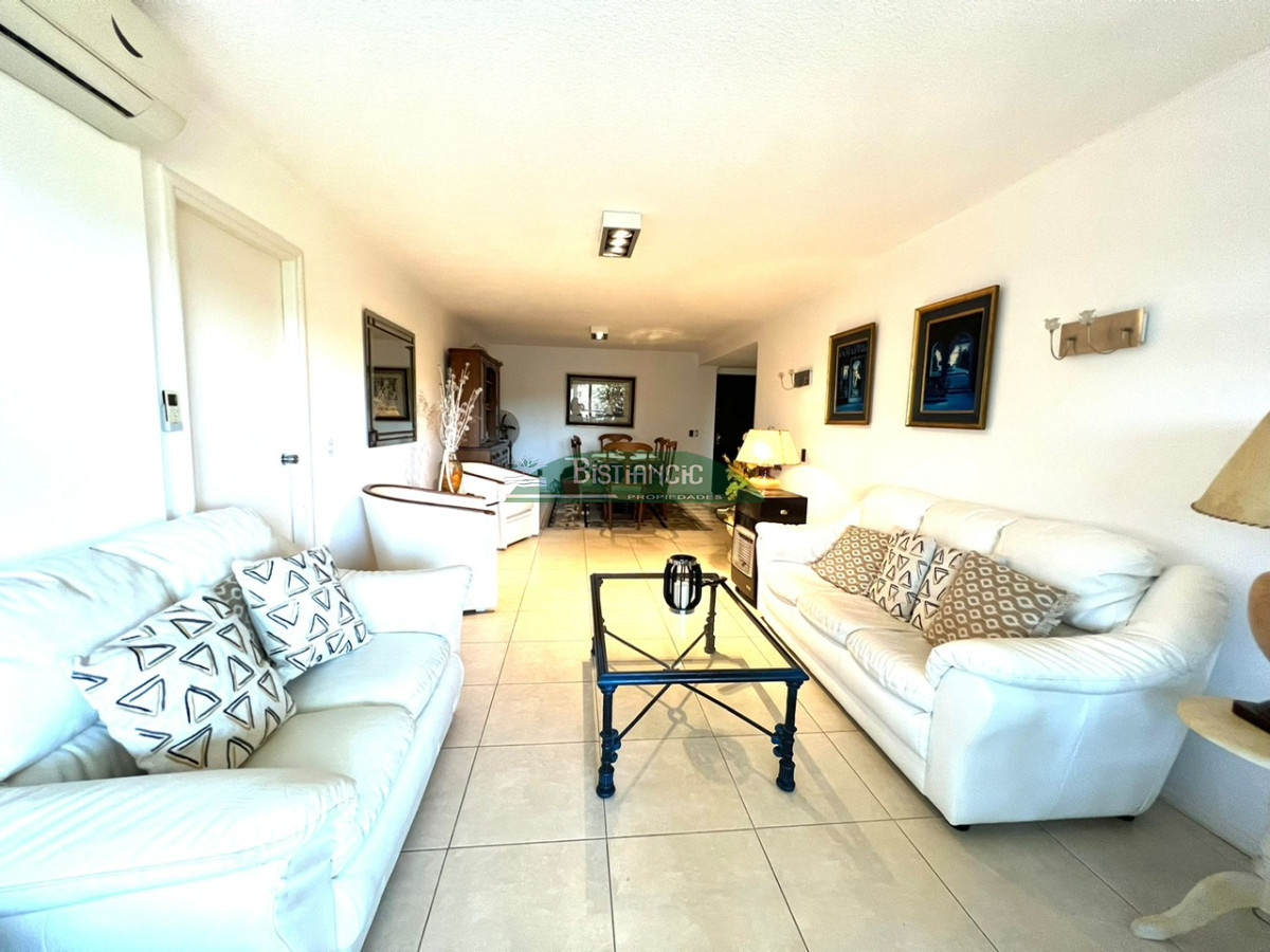 Apartamento ID.2855 - Roosevelt Depto Torre, 3 dormitorios 2 baños, terraza, muy bueno. Ideal vivir. 