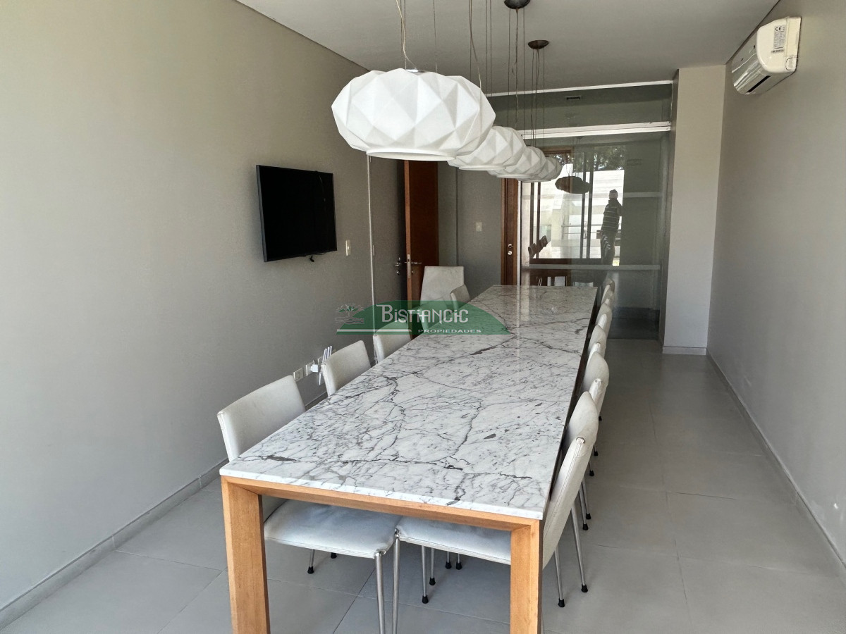 Apartamento ID.2887 - VENTA Apto 2 dorm 2 baños vista, calefacción, piscina, parrilleros, jacuzzi, garaje, y otros.