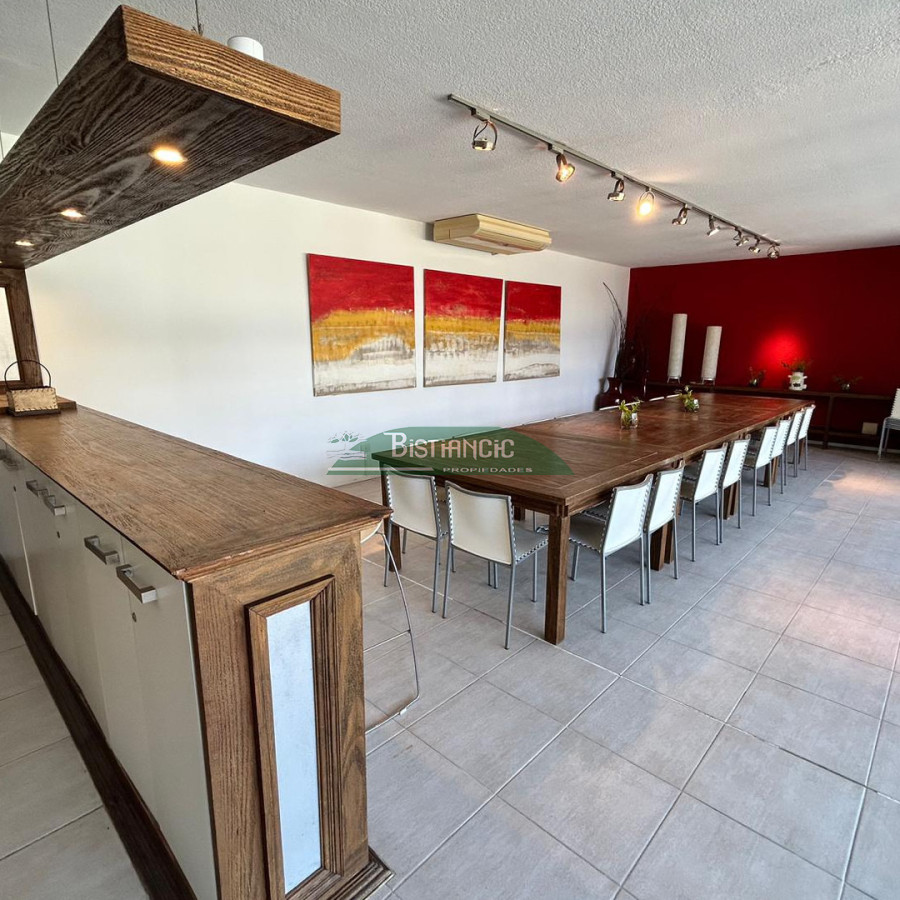 Apartamento ID.3005 - Apartamento de 3 dorm 3 baños con gran jardín, calefacción, garaje, servicio, realmente único!