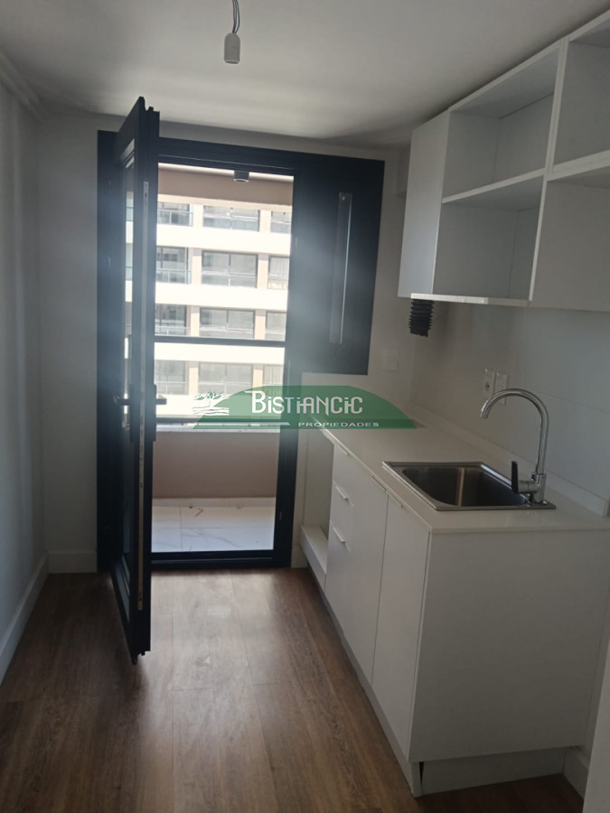 Apartamento ID.3034 - Departamento un ambiente en torre a estrenar, piso alto, piscina climatizada, otra abierta,gym , parrilleros, etc. Venta US$ 105.000.. 