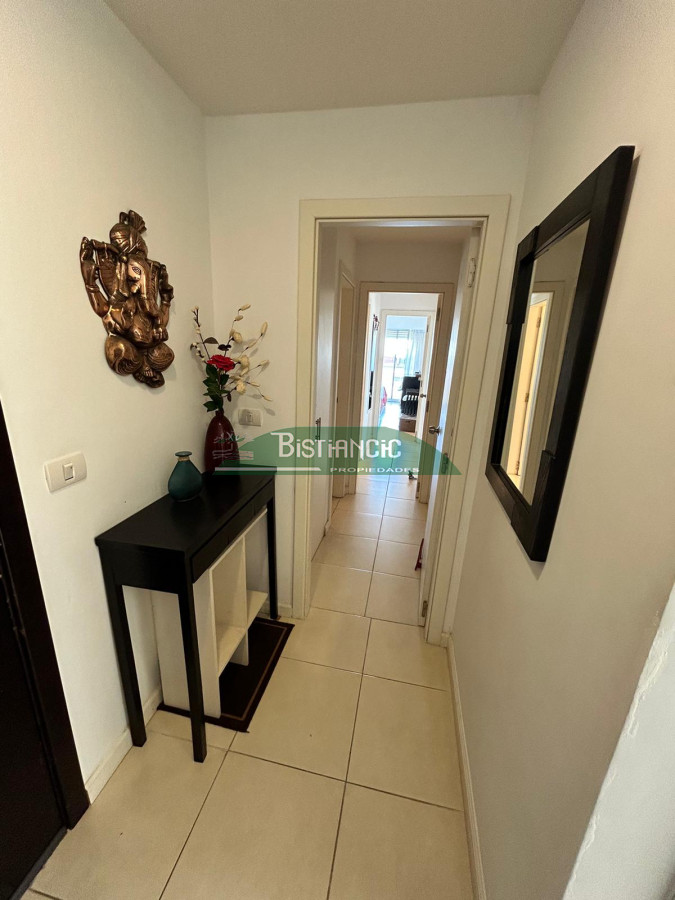 Apartamento ID.1289 - Excelente apartamento de 3 dormitorios, 3 baños, piscina, garage y baulera. Pda 18 de la Mansa. U$S 350.000