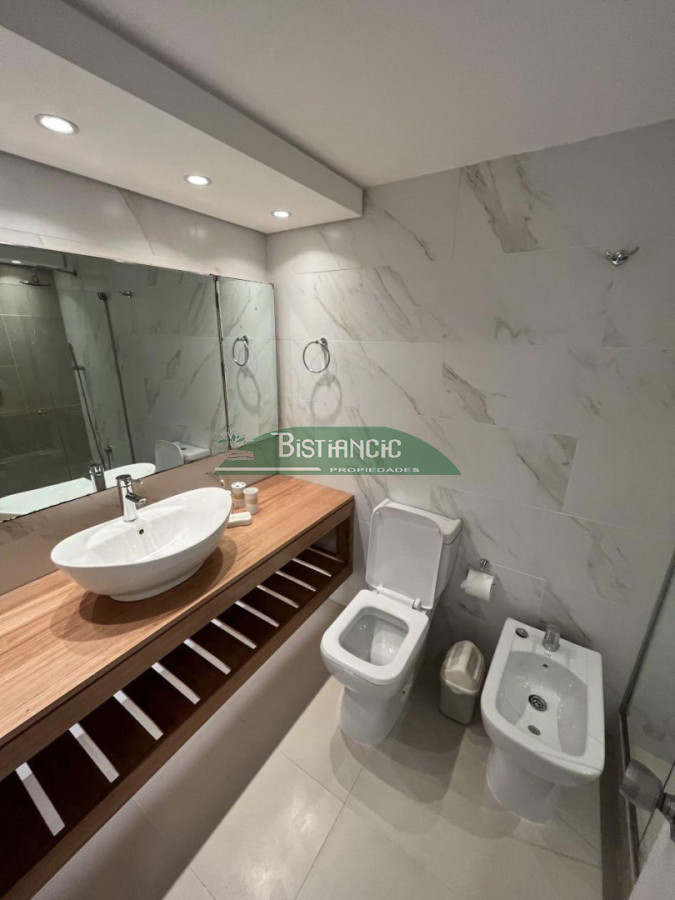 Apartamento ID.2842 - Paradas Mansa, torre de categoría, 2 dorm 2 baños más dependencia con baño, vista. Excelente calidad, consulte