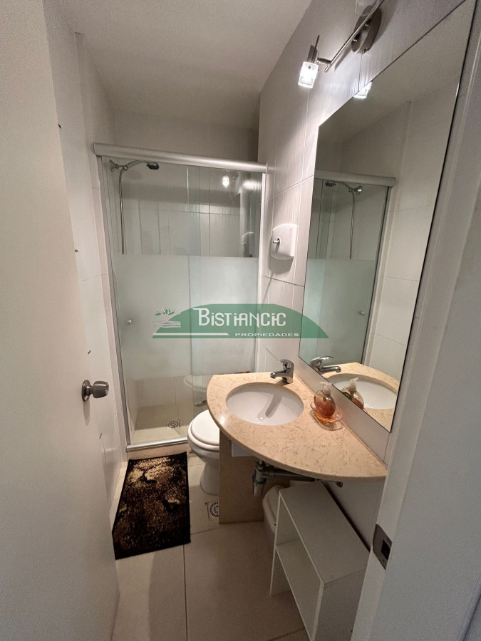 Apartamento ID.1289 - Excelente apartamento de 3 dormitorios, 3 baños, piscina, garage y baulera. Pda 18 de la Mansa. U$S 350.000