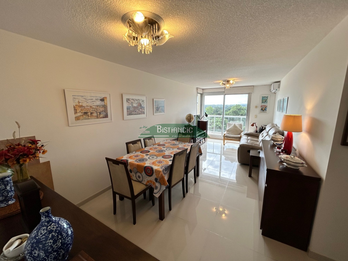 Apartamento ID.2887 - VENTA Apto 2 dorm 2 baños vista, calefacción, piscina, parrilleros, jacuzzi, garaje, y otros.