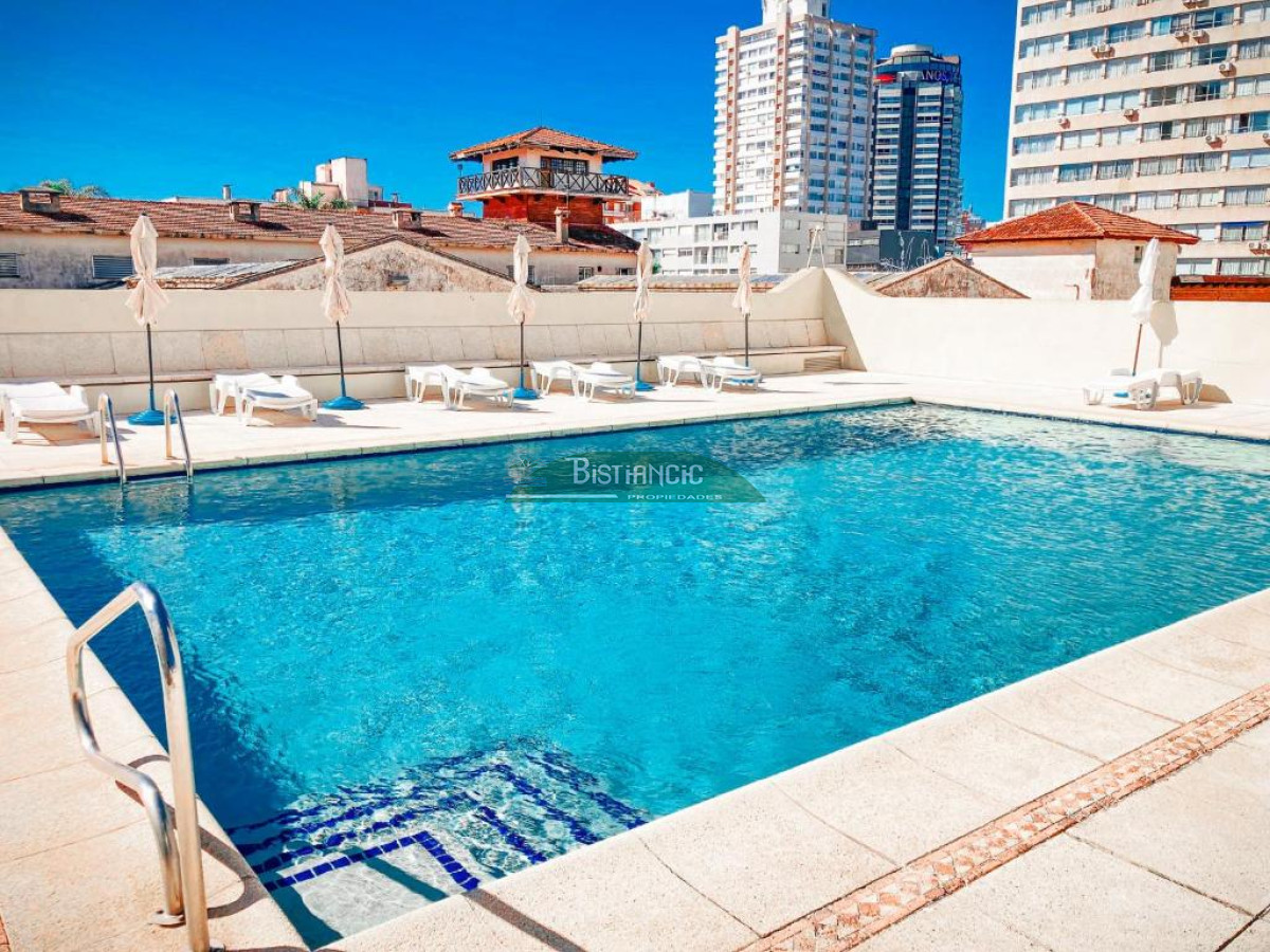 Apartamento ID.2934 - Península, depto amplio piso alto de 2 dorm 2 baños, garaje, mucamas, piscina, gym, etc 