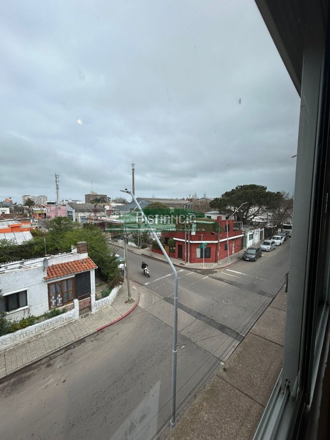 Apartamento ID.1376 - Apartamento en venta, ubicado en Centro Maldonado. 1 dorm, living comedor, cocina y baño. 