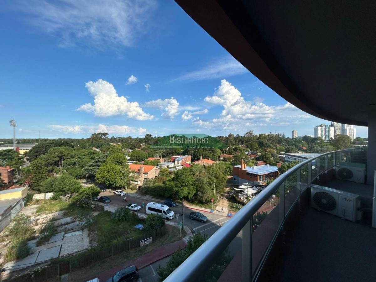 Apartamento ID.3028 - Apartamento en alquiler anual con terrazas y excelente vista al Campus