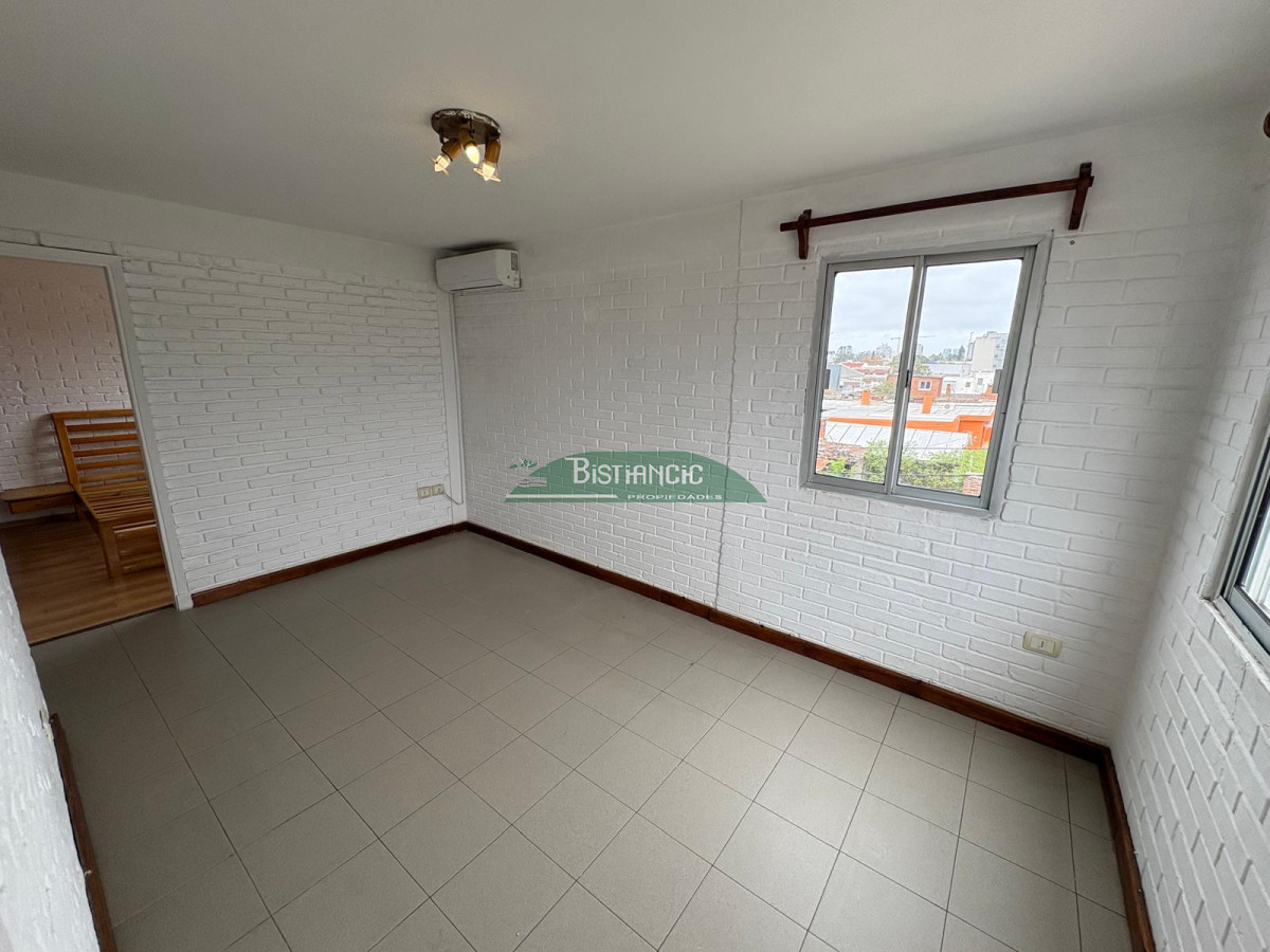 Apartamento ID.1376 - Apartamento en venta, ubicado en Centro Maldonado. 1 dorm, living comedor, cocina y baño. 