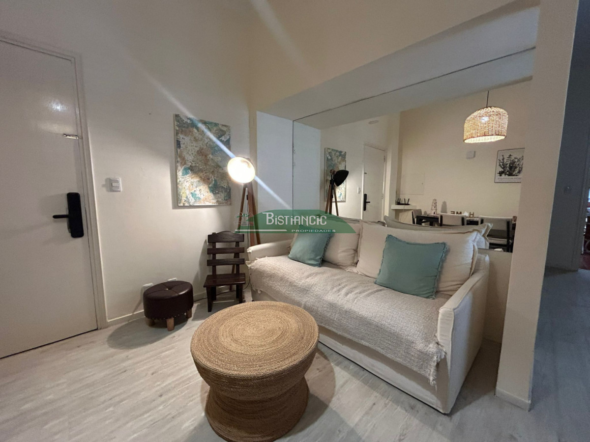 Apartamento ID.3057 - Alquiler invernal en Peninsula, Punta del este. 2 dorm,2 baños, con cochera, wifi y servicio de mucama. 