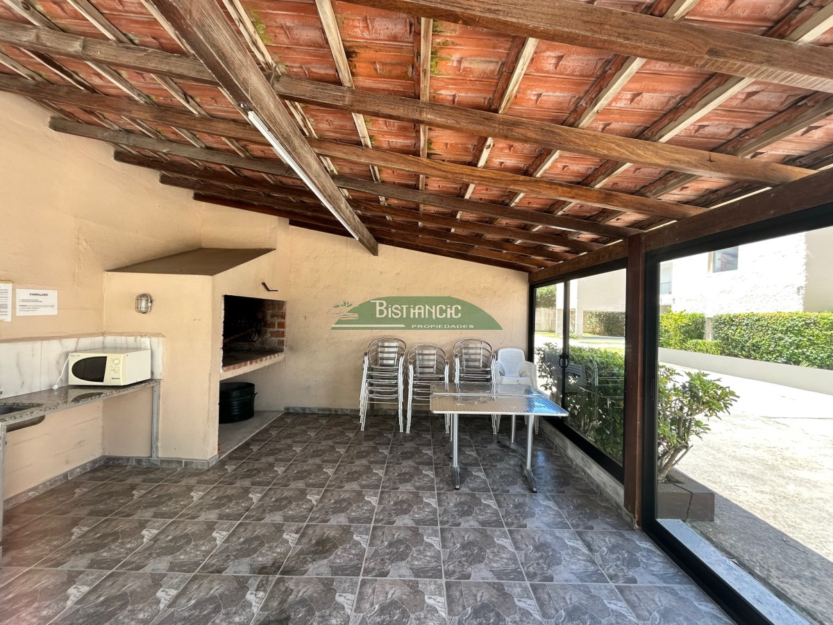 Apartamento ID.2880 - Venta Apartamento 1 dormitorio con cochera próximo península, Venta US$ 115.000.