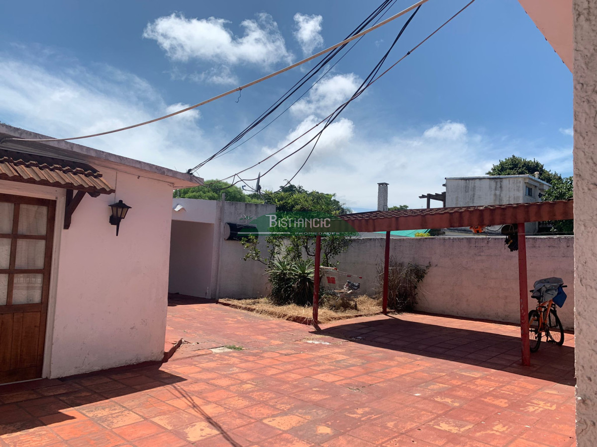 Apartamento ID.2788 - Casita en alquiler anual 1 dorm, frente a plaza del vigia. 
