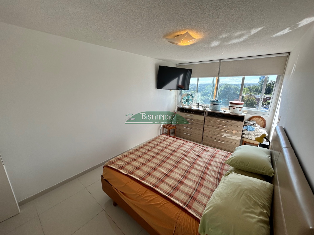 Apartamento ID.2887 - VENTA Apto 2 dorm 2 baños vista, calefacción, piscina, parrilleros, jacuzzi, garaje, y otros.