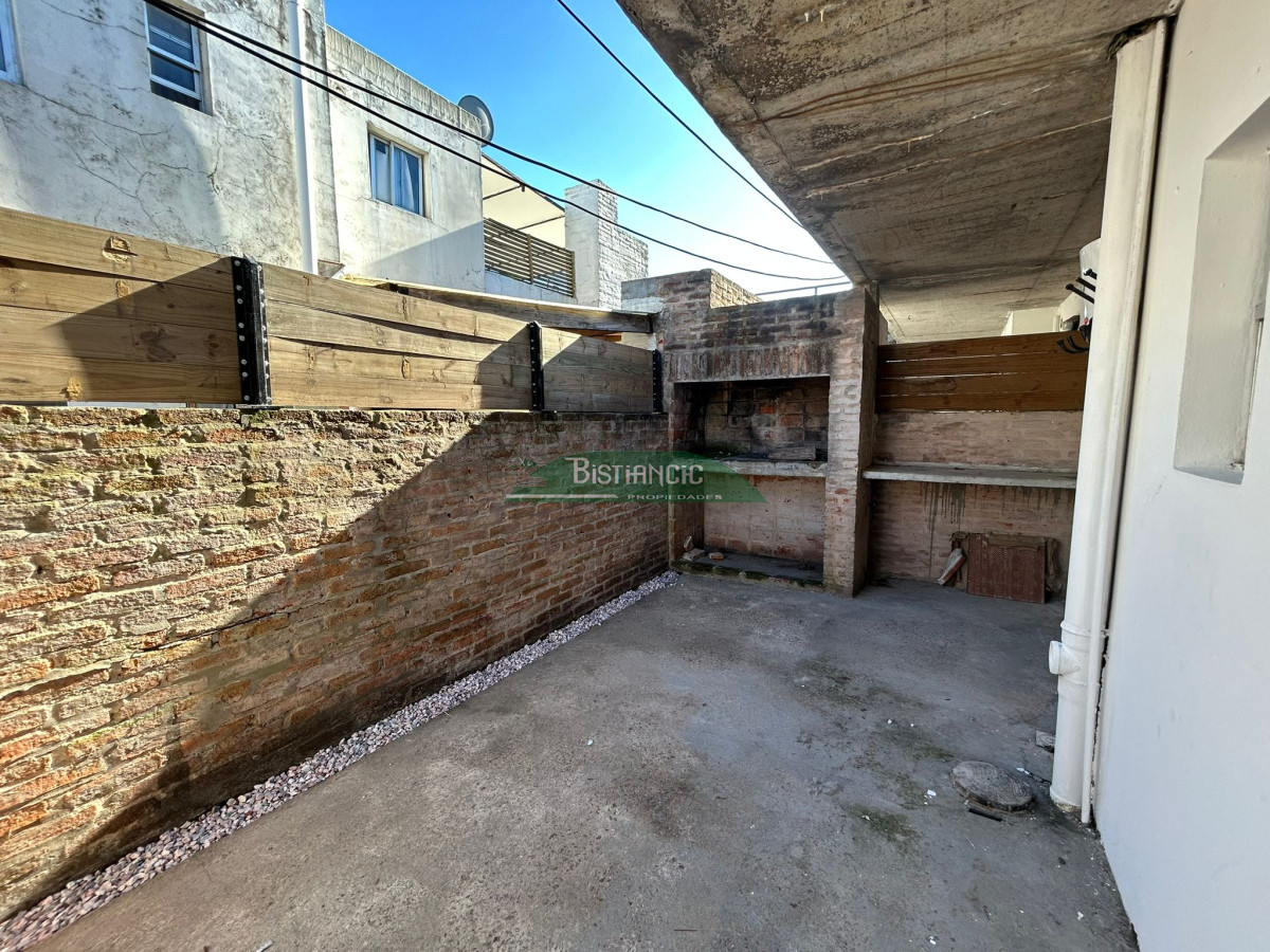 Apartamento ID.2694 - Oportunidad! - depto planta baja 2 dorm, con cochera y patio con parrillero .