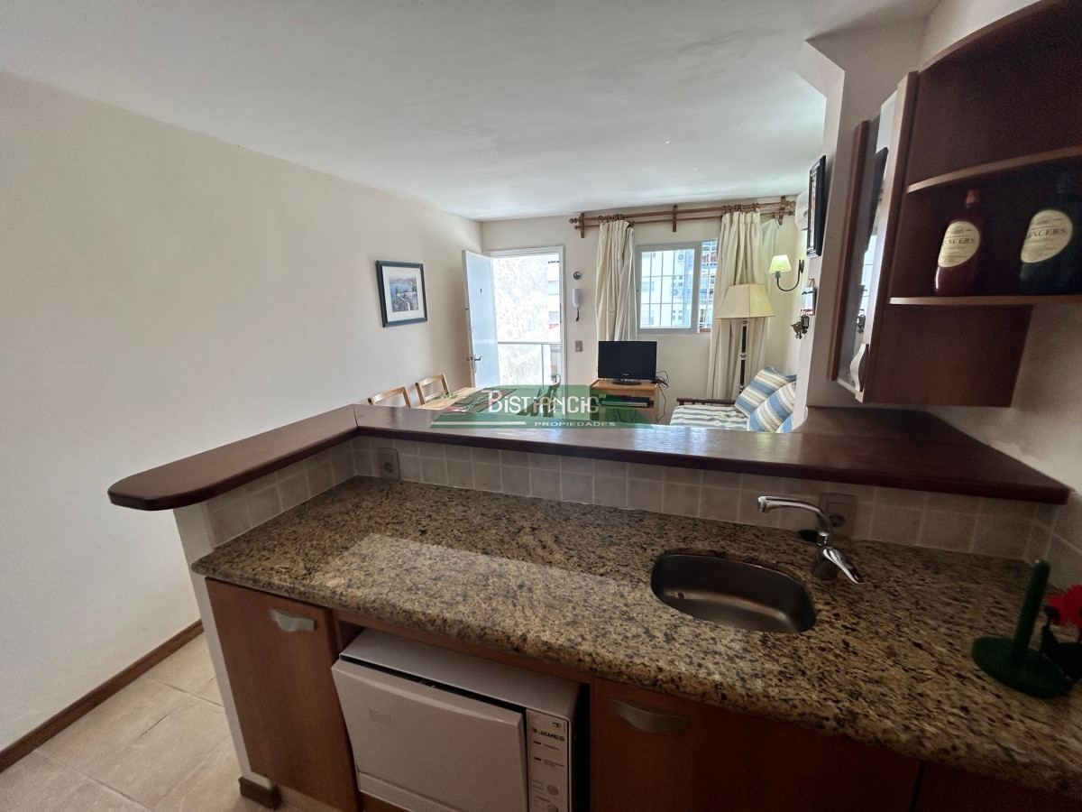 Apartamento ID.2880 - Venta Apartamento 1 dormitorio con cochera próximo península, Venta US$ 115.000.