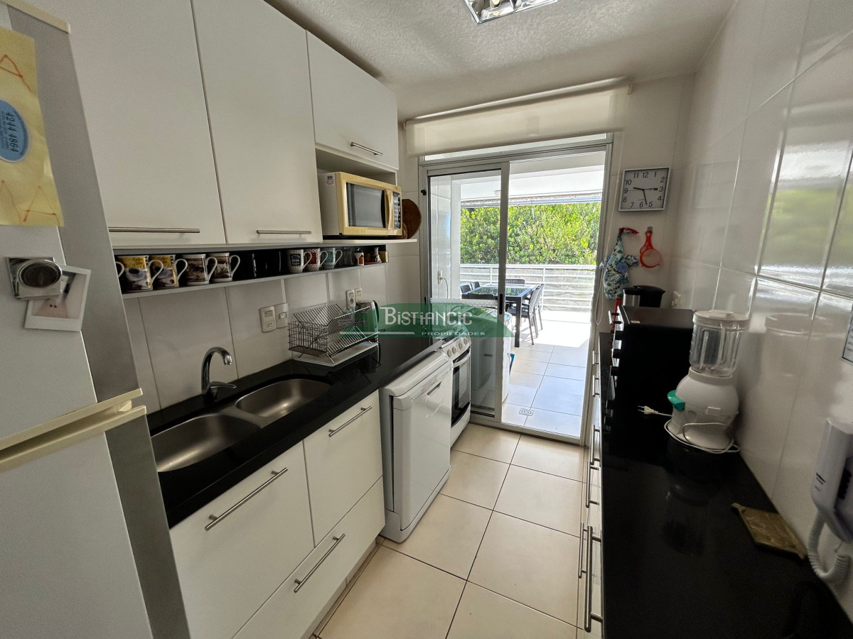 Apartamento ID.1289 - Excelente apartamento de 3 dormitorios, 3 baños, piscina, garage y baulera. Pda 18 de la Mansa. U$S 350.000