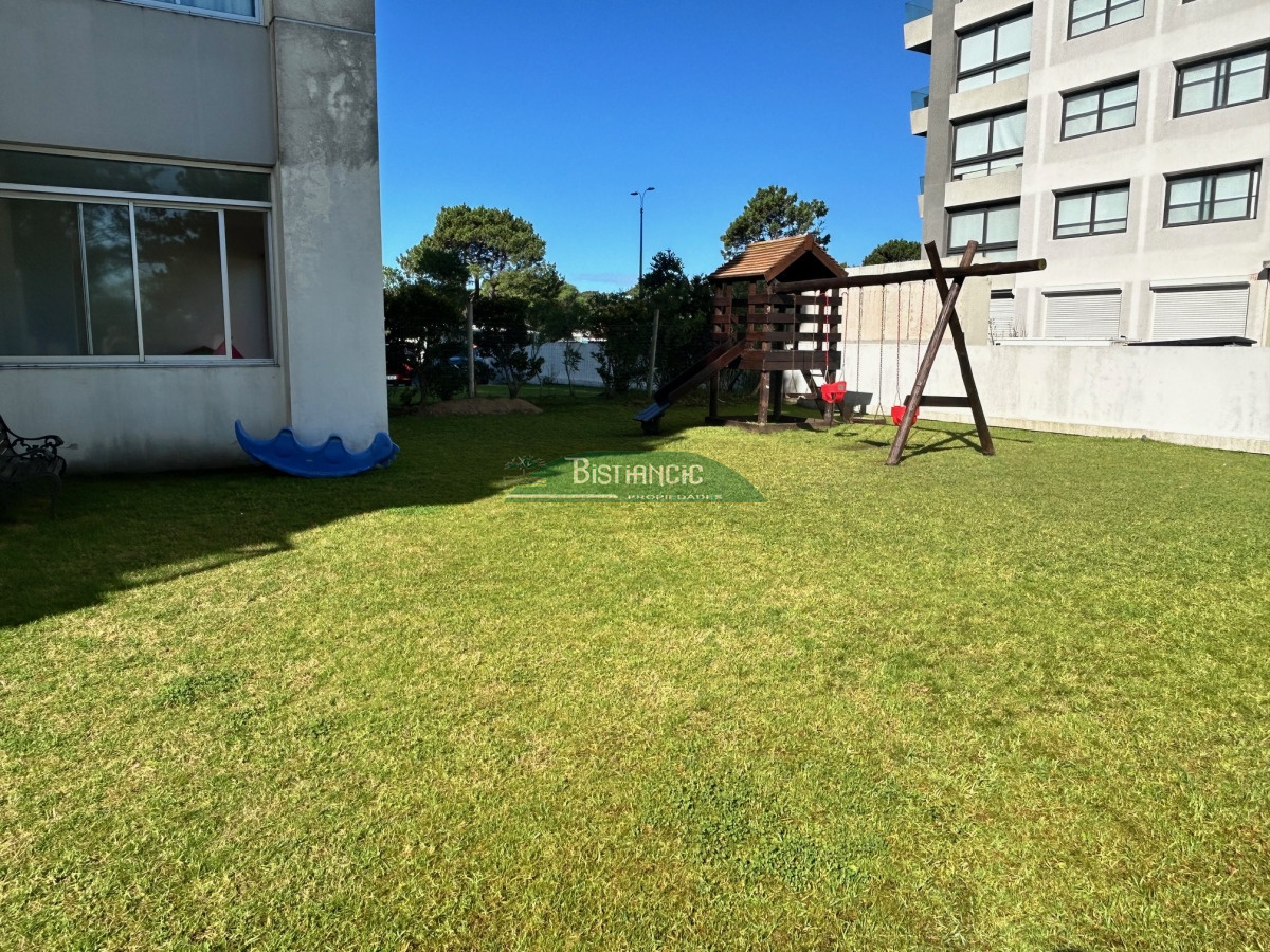 Apartamento ID.2887 - VENTA Apto 2 dorm 2 baños vista, calefacción, piscina, parrilleros, jacuzzi, garaje, y otros.