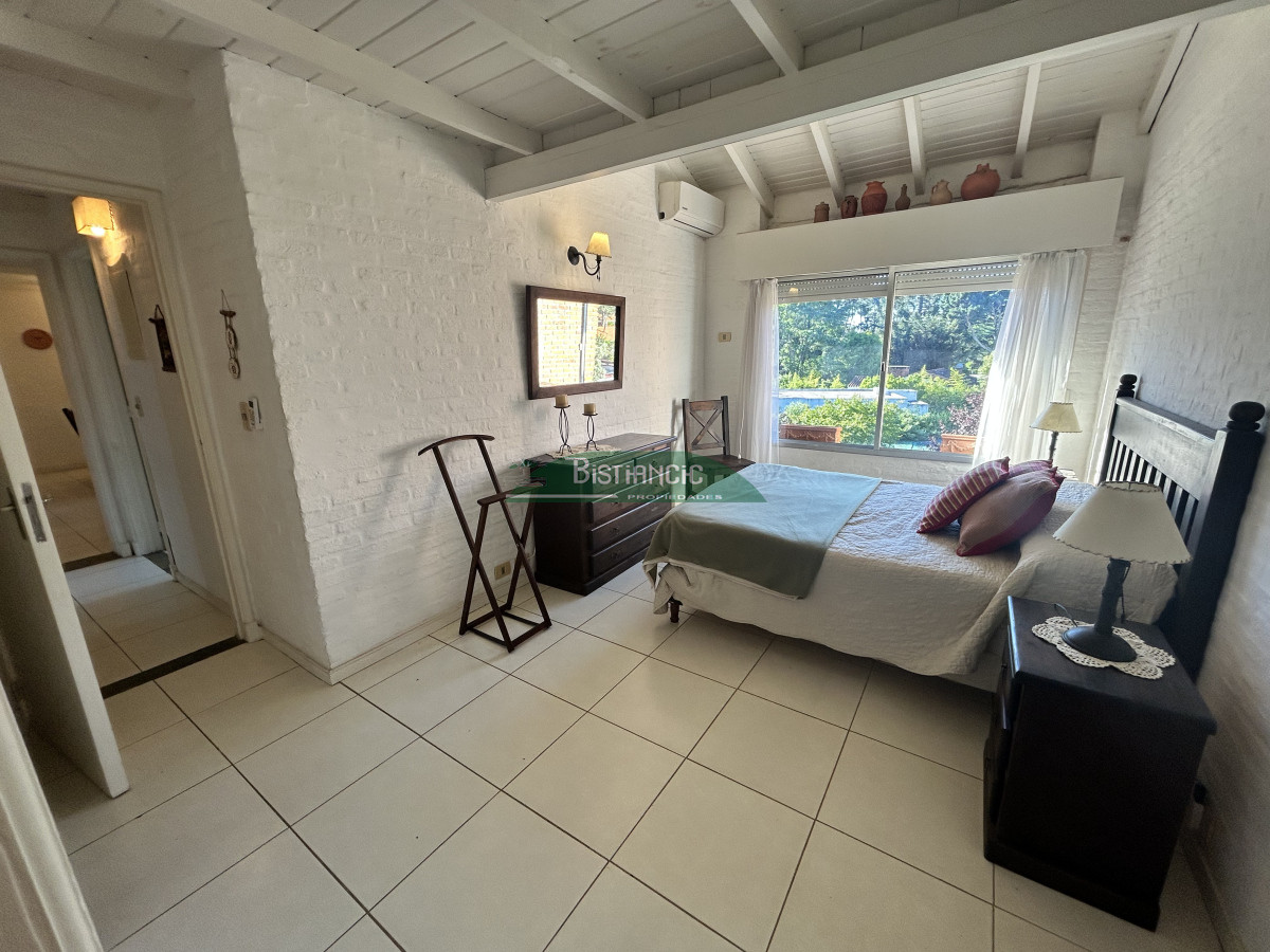 Apartamento ID.1614 - ALQUILER DE TEMPORADA Apartamento cómodo en barrio Country, 3 dormitorios, 2 baños, terraza con parrillero y cochera