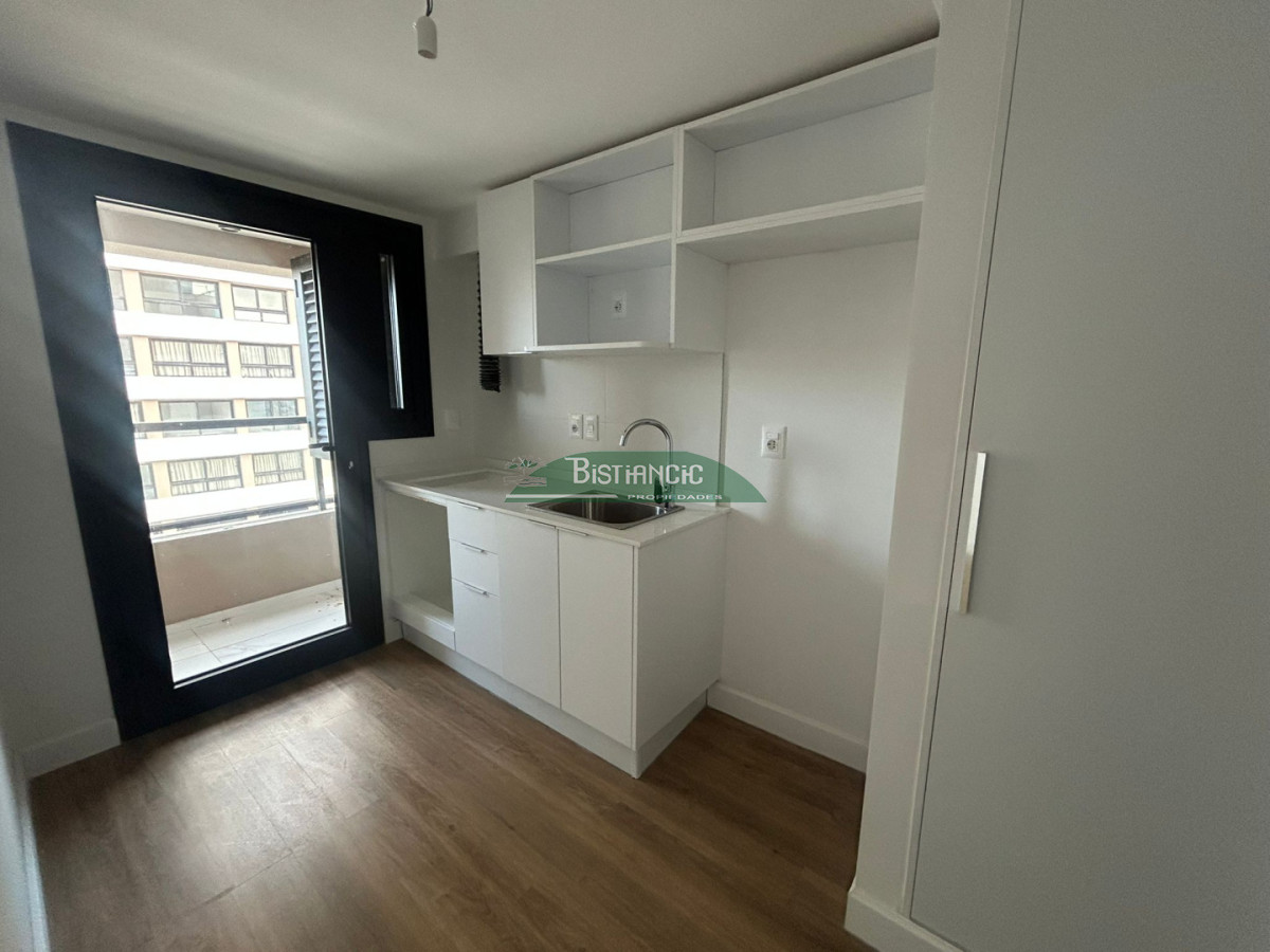 Apartamento ID.3034 - Departamento un ambiente en torre a estrenar, piso alto, piscina climatizada, otra abierta,gym , parrilleros, etc. Venta US$ 105.000.. 