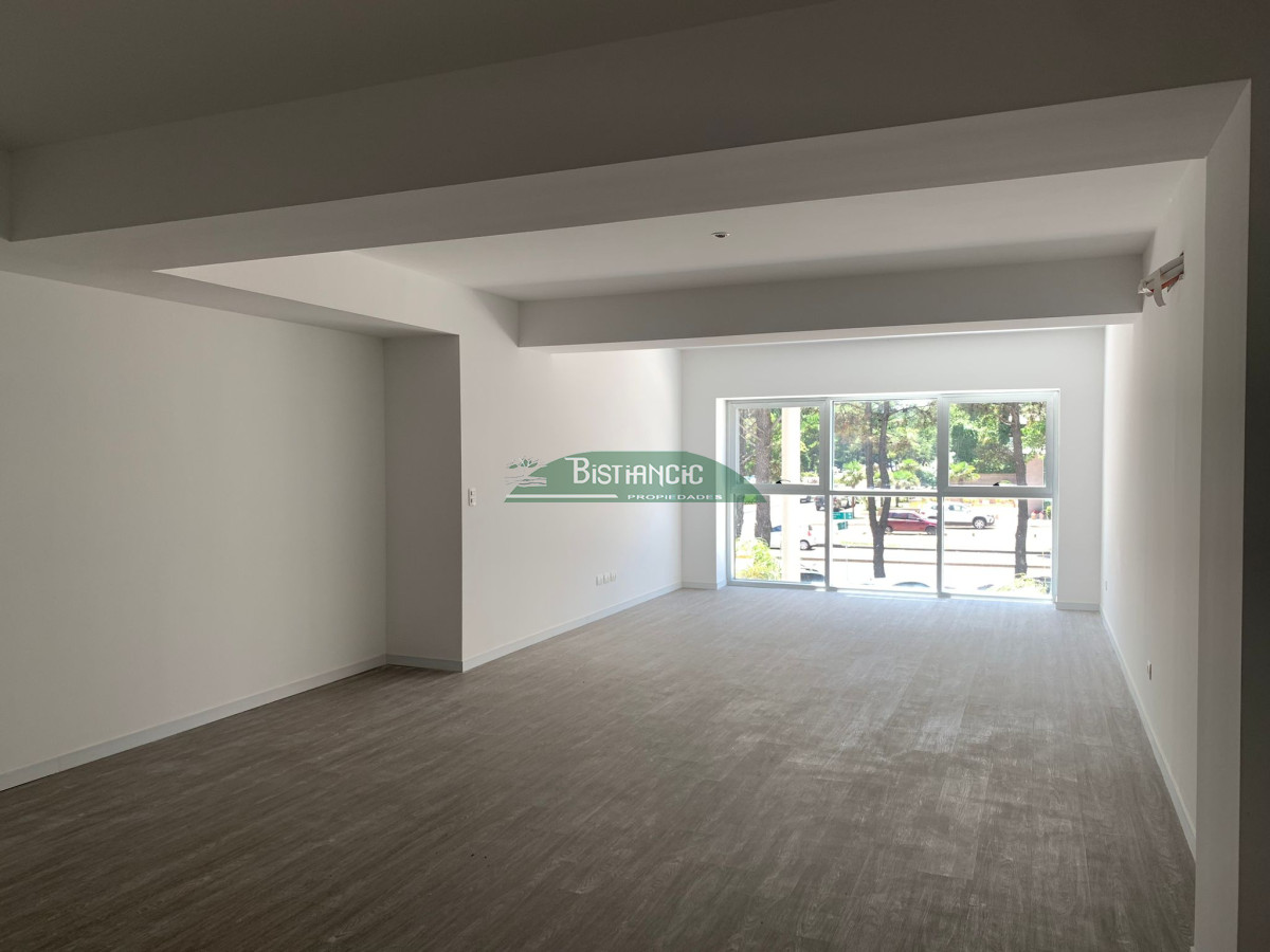 Apartamento ID.2932 - Avda. Roosevelt en moderna torre, amplio depto de 1 dormitorio, con todos los servicios.