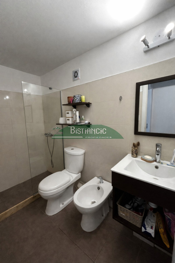 Apartamento ID.3046 - Apartamento en alquiler anual -2 dorm, 1 baño, con balcón y garage.  Zona Terminal