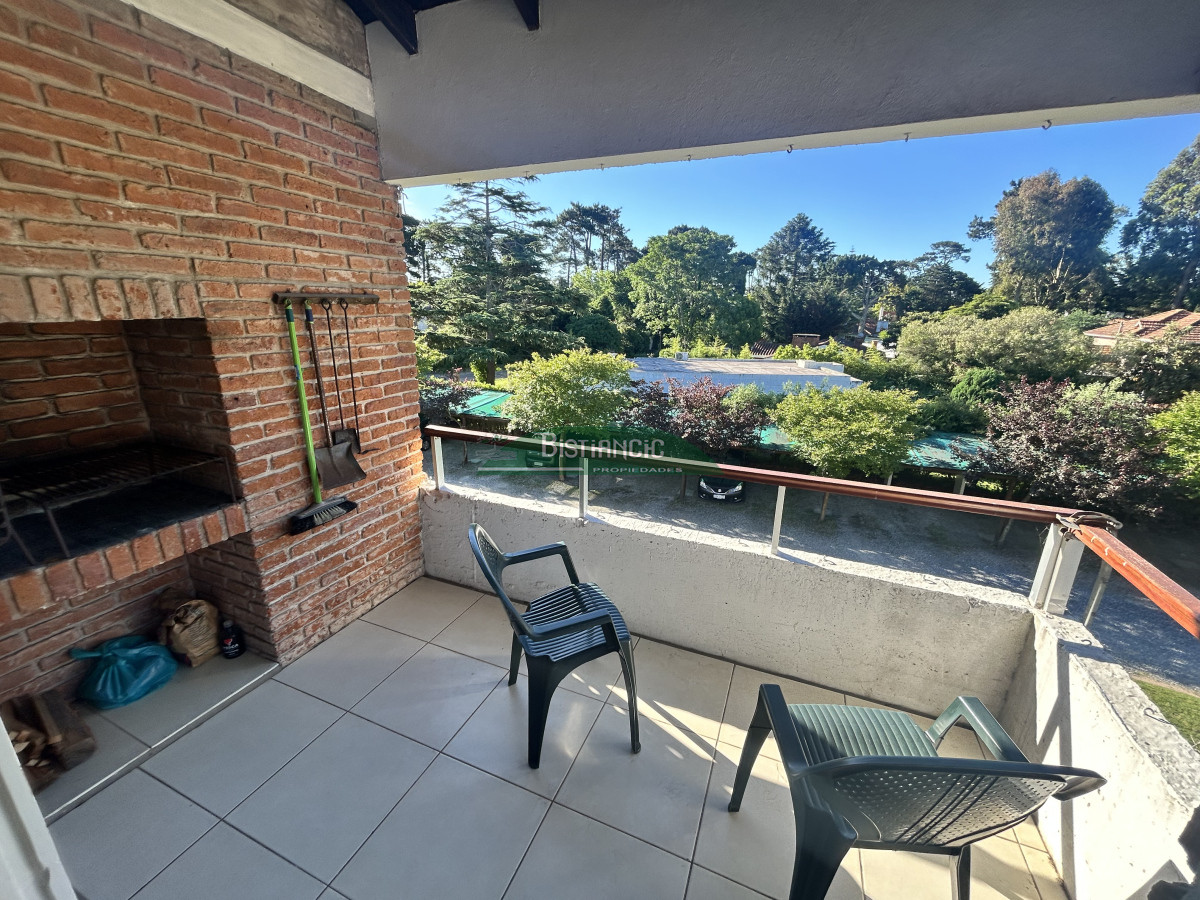 Apartamento ID.1614 - ALQUILER DE TEMPORADA Apartamento cómodo en barrio Country, 3 dormitorios, 2 baños, terraza con parrillero y cochera