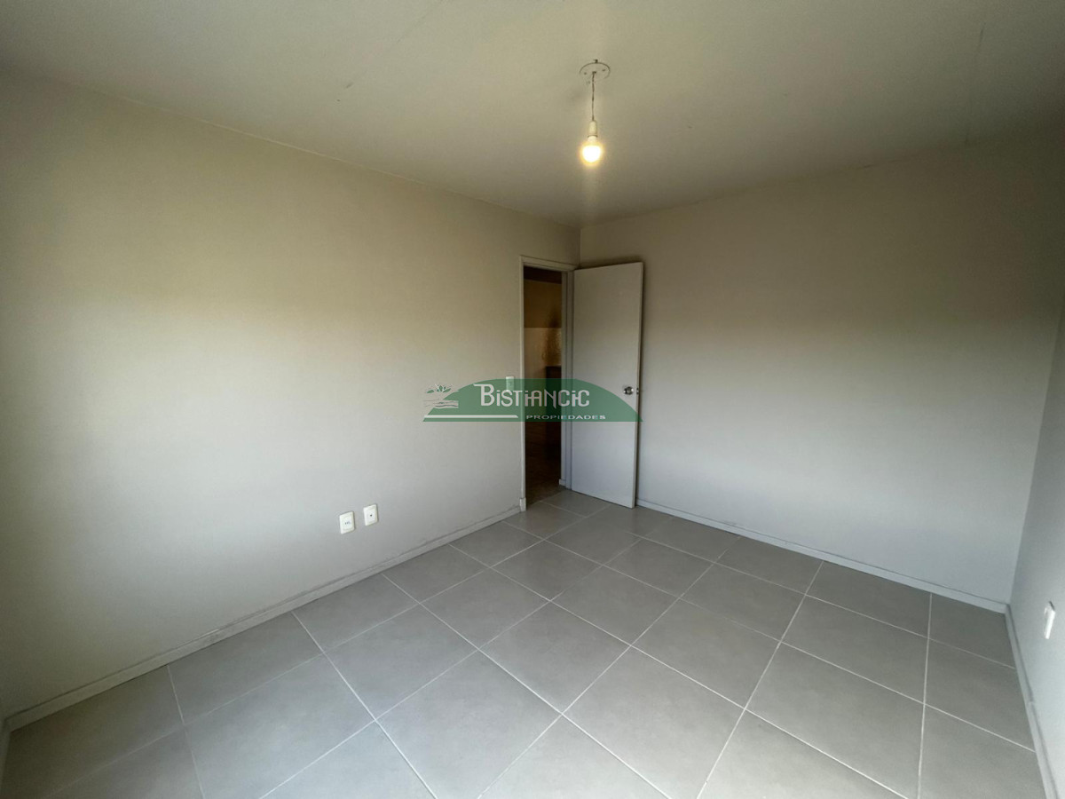 Apartamento ID.2331 - Alquiler anual en Urbanización San Jorge, 2 dormitorios, 1 baño. Con estacionamiento fijo. 