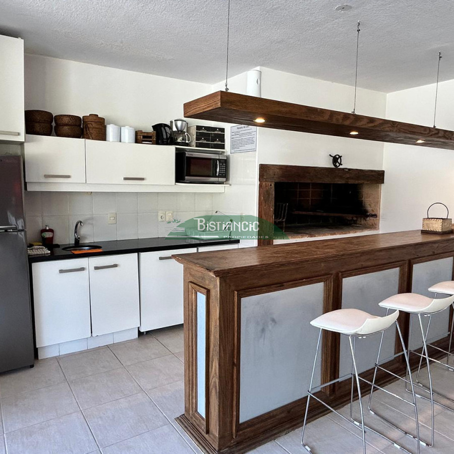 Apartamento ID.3005 - Apartamento de 3 dorm 3 baños con gran jardín, calefacción, garaje, servicio, realmente único!