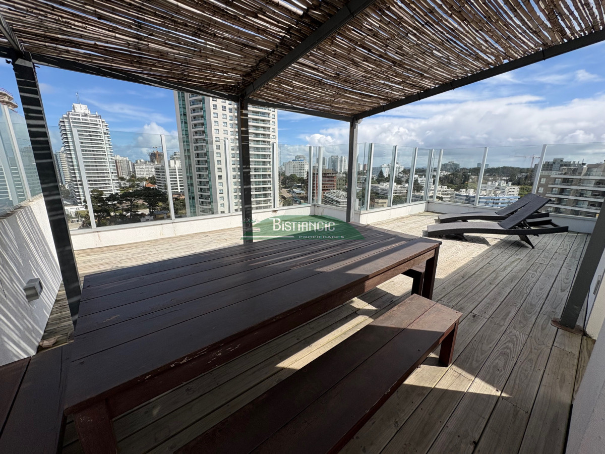 Apartamento ID.2990 - Playa Brava moderno depto equipado 2 dorm 2 baños balcón con vista al mar piscina parrilleros garaje US$ 275.000.