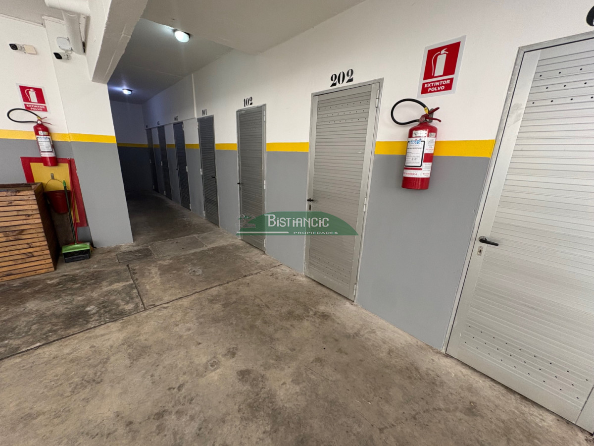 Apartamento ID.3005 - Apartamento de 3 dorm 3 baños con gran jardín, calefacción, garaje, servicio, realmente único!