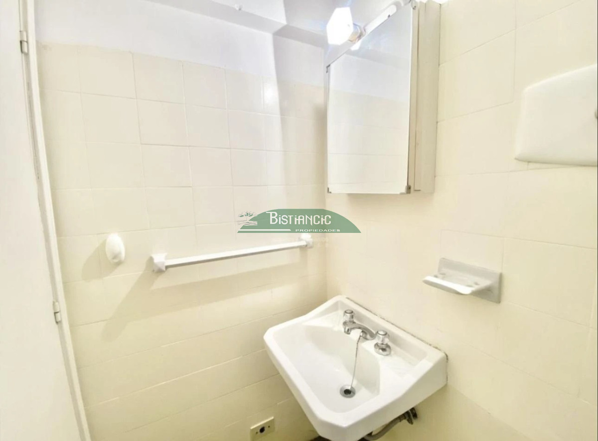 Apartamento ID.2934 - Península, depto amplio piso alto de 2 dorm 2 baños, garaje, mucamas, piscina, gym, etc 
