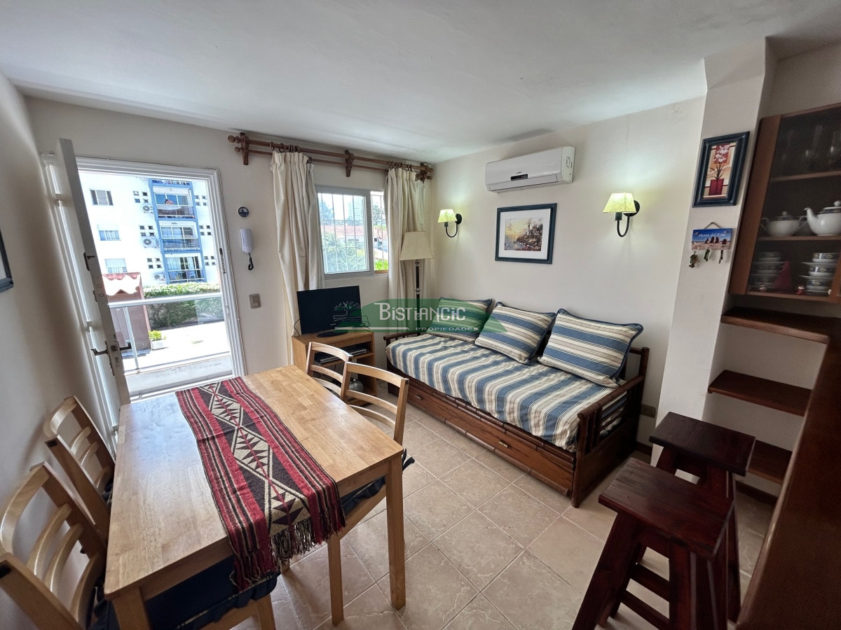 Apartamento ID.2880 - Venta Apartamento 1 dormitorio con cochera próximo península, Venta US$ 115.000.