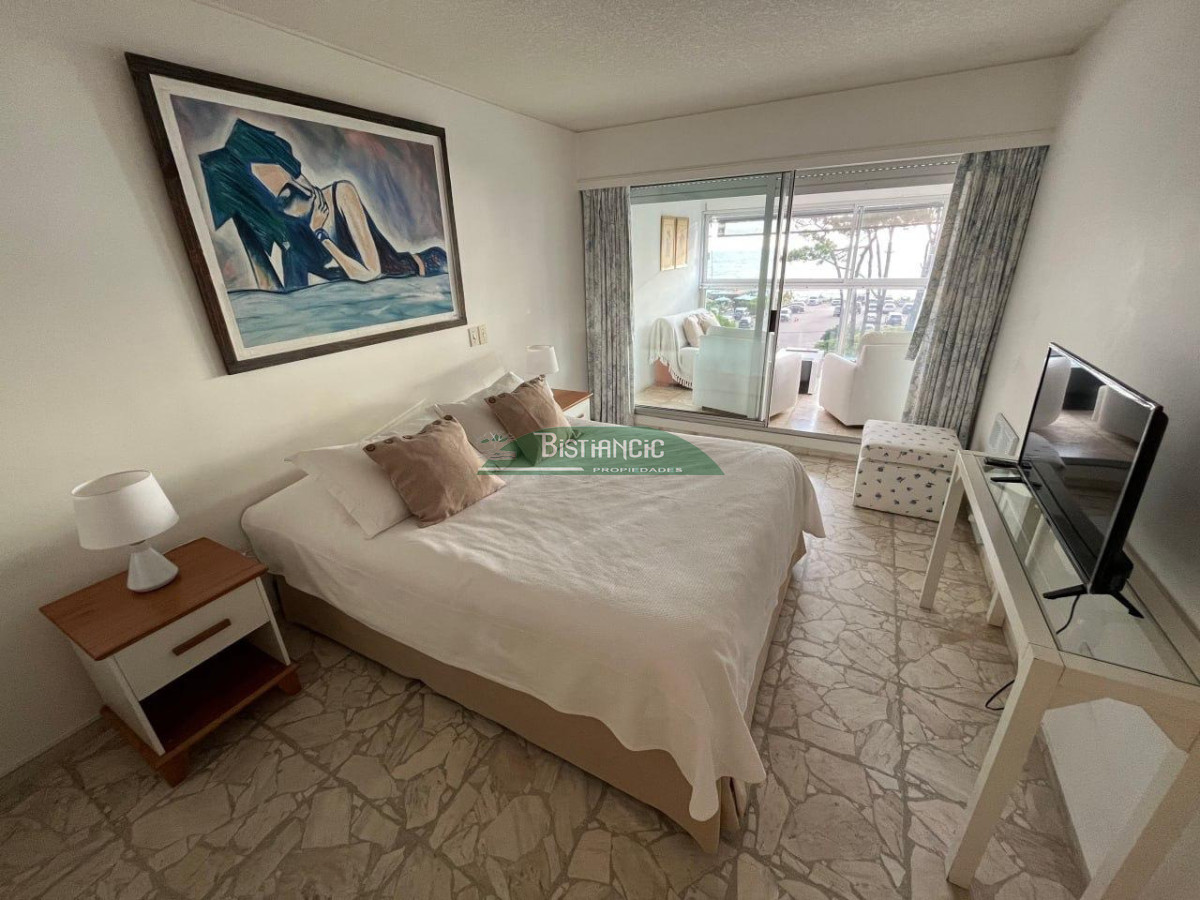 Apartamento ID.2842 - Paradas Mansa, torre de categoría, 2 dorm 2 baños más dependencia con baño, vista. Excelente calidad, consulte