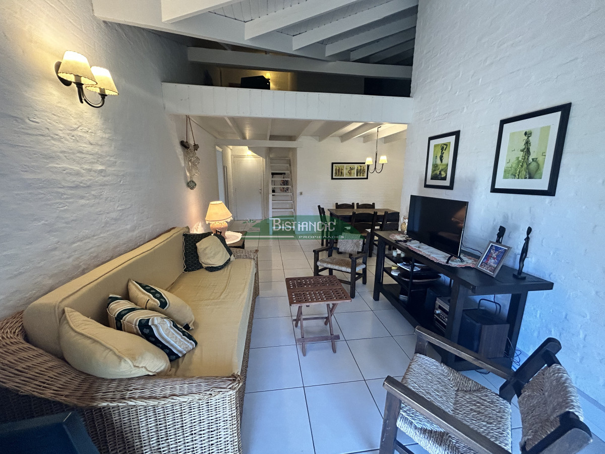 Apartamento ID.1614 - ALQUILER DE TEMPORADA Apartamento cómodo en barrio Country, 3 dormitorios, 2 baños, terraza con parrillero y cochera