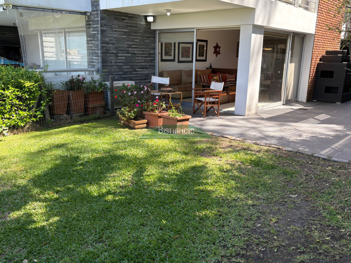 Apartamento ID.3005 - Apartamento de 3 dorm 3 baños con gran jardín, calefacción, garaje, servicio, realmente único!