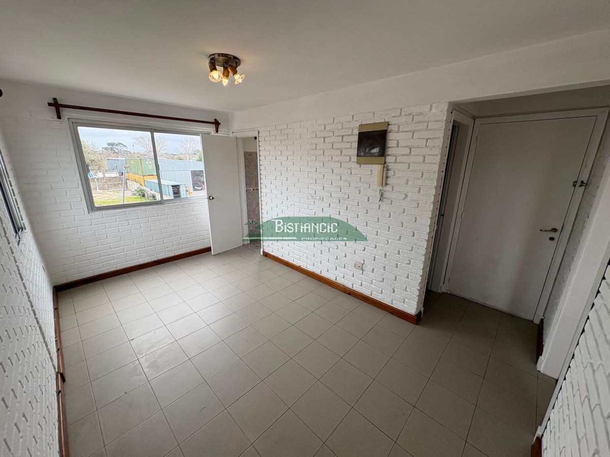 Apartamento ID.1376 - Apartamento en venta, ubicado en Centro Maldonado. 1 dorm, living comedor, cocina y baño. 