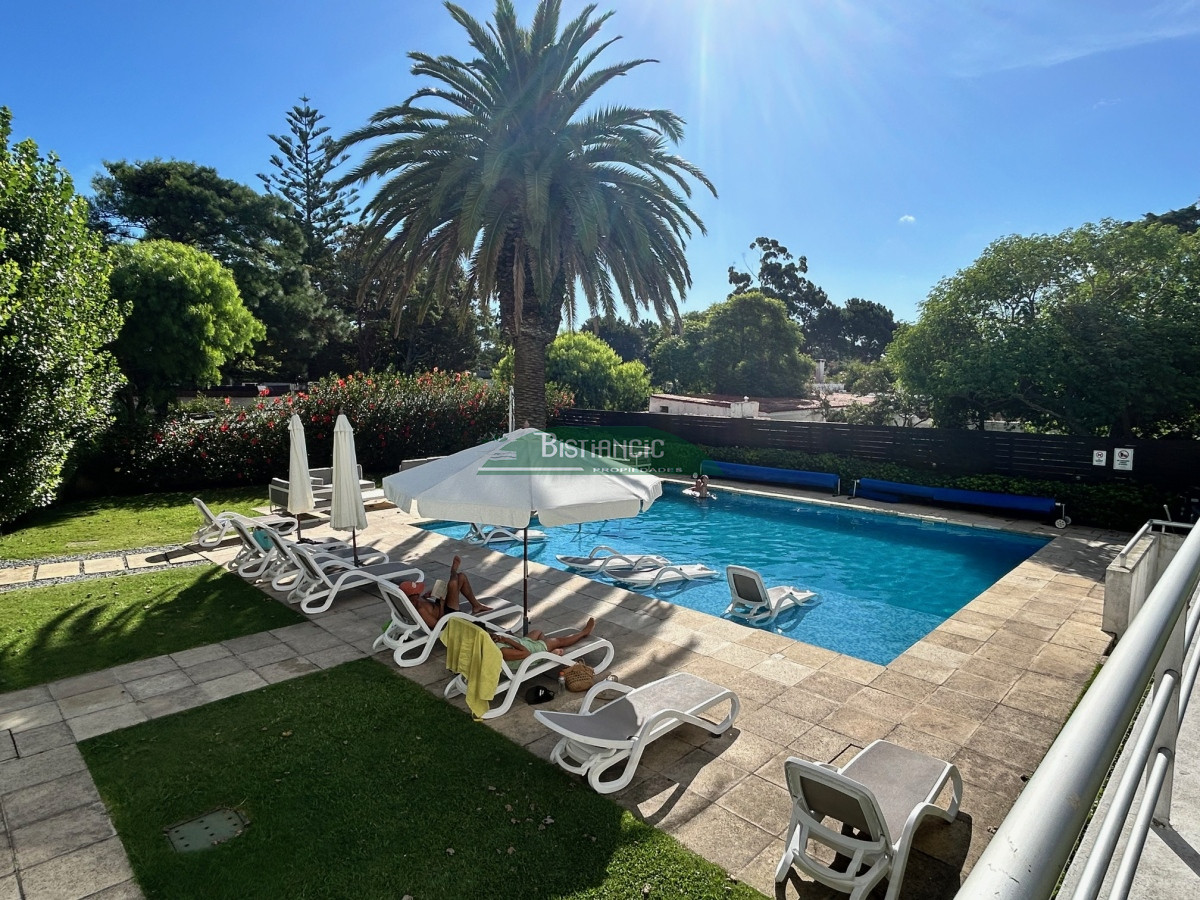 Apartamento ID.2887 - VENTA Apto 2 dorm 2 baños vista, calefacción, piscina, parrilleros, jacuzzi, garaje, y otros.