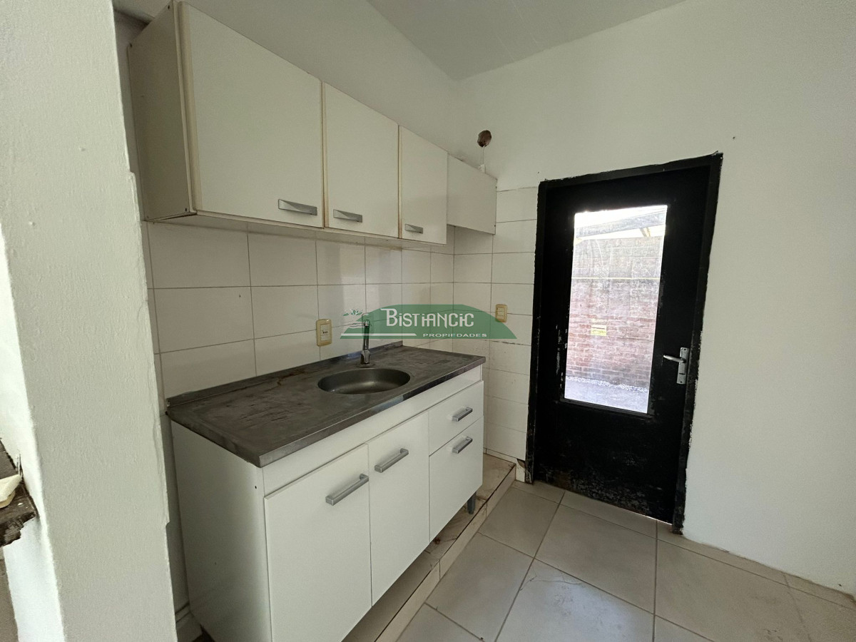 Alquiler anual   depto planta baja 2 dorm, con cochera y patio con parrillero . - GoPunta - Portal Inmobiliario de Punta del Este - Maldonado