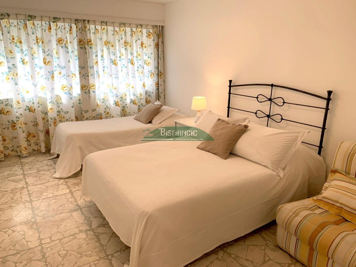 Apartamento ID.2842 - Paradas Mansa, torre de categoría, 2 dorm 2 baños más dependencia con baño, vista. Excelente calidad, consulte