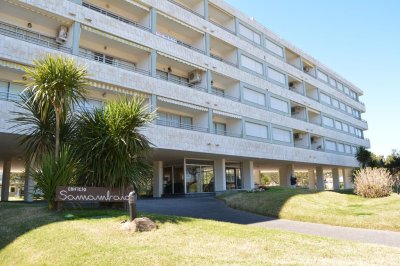 EN VENTA - Apartamento en la pda 16. frente a la playa. 4 dormitorios, 3 baños 
