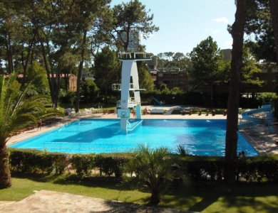 Arcobaleno, apto Mansa 2 dorm 2 baños garaje, balcón, equipado, piscina, canchas. Venta US$ 135.000