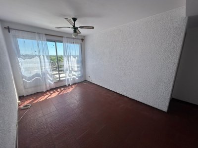 Apartamento en venta, 1 dorm. Oportunidad en el centro de Maldonado. 