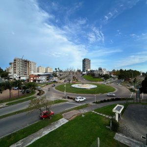 Roosevelt y Viana, depto de 2 dormitorios en Planta baja con cochera. Venta US$ 152.000.